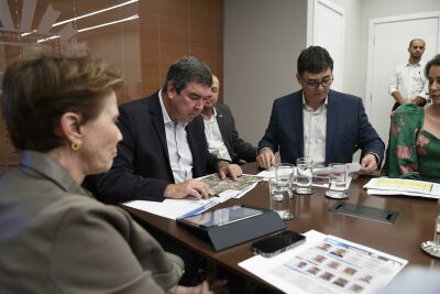 Imagem da notícia Programa MS Ativo: Governo de MS investe com obras de asfalto, saneamento e habitação em Camapuã